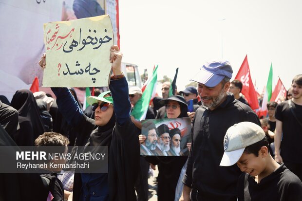 مراسم تشییع پیکر رهبر شهید در تهران