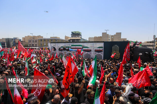 مراسم تشییع پیکر مطهر رهبر شهید انقلاب در تهران - ۱۵