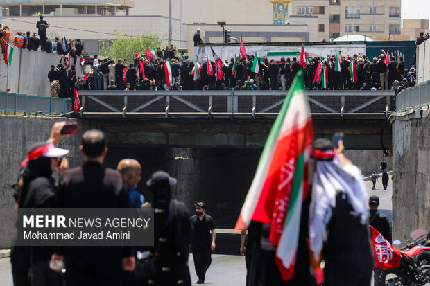 مراسم تشییع پیکر مطهر رهبر شهید انقلاب در تهران - ۱۵