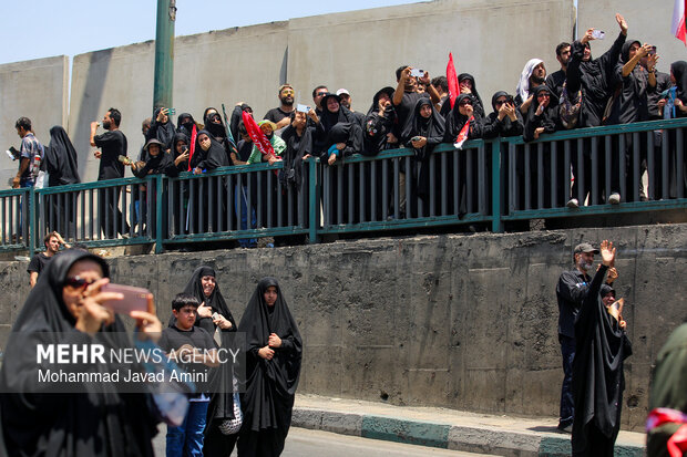 مراسم تشییع پیکر مطهر رهبر شهید انقلاب در تهران - ۱۵