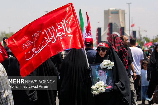 تشییع پیکر مطهر رهبر شهید انقلاب در تهران