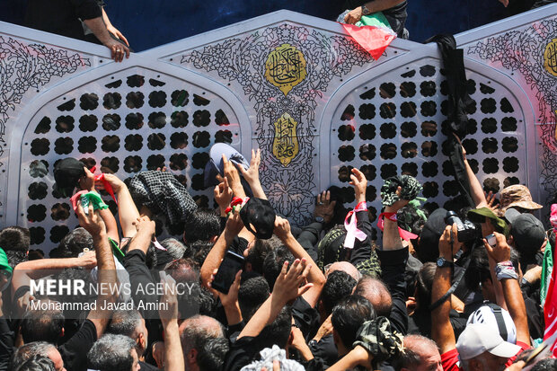 تشییع پیکر مطهر رهبر شهید انقلاب در تهران