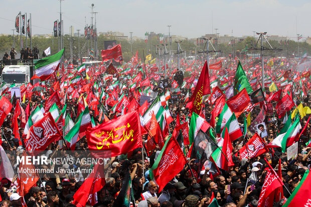 مراسم تشییع پیکر مطهر رهبر شهید انقلاب در تهران - ۱۵