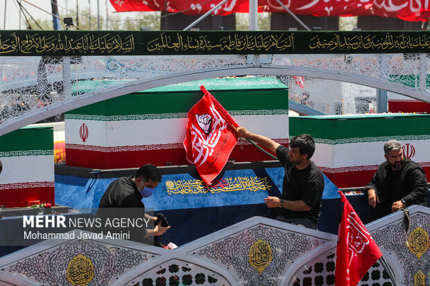 مراسم تشییع پیکر مطهر رهبر شهید انقلاب در تهران - ۱۵