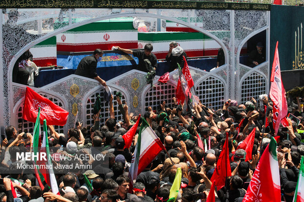 مراسم تشییع پیکر مطهر رهبر شهید انقلاب در تهران - ۱۵