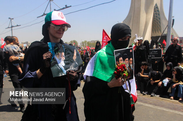 مراسم تشییع پیکر مطهر رهبر شهید انقلاب در تهران - ۱۵