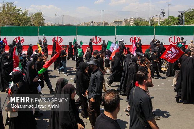 مراسم تشییع پیکر مطهر رهبر شهید انقلاب در تهران - ۱۵