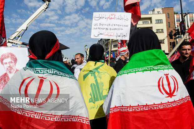 مراسم تشییع پیکر مطهر رهبر شهید انقلاب در تهران - ۱۶