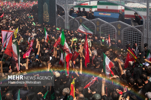 تشییع پیکر مطهر رهبر شهید انقلاب در تهران