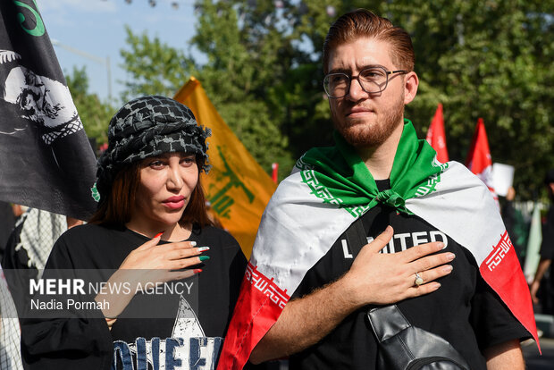مراسم تشییع پیکر مطهر رهبر شهید انقلاب در تهران - ۱۶