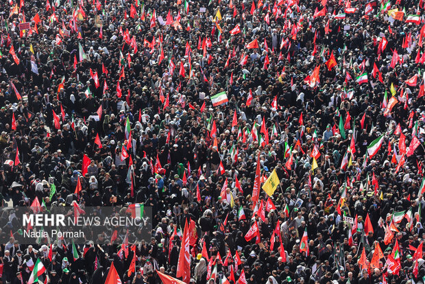 مراسم تشییع پیکر مطهر رهبر شهید انقلاب در تهران - ۱۶