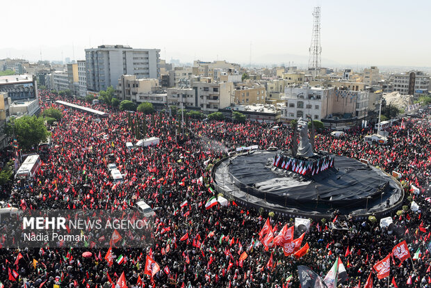 مراسم تشییع پیکر مطهر رهبر شهید انقلاب در تهران - ۱۶