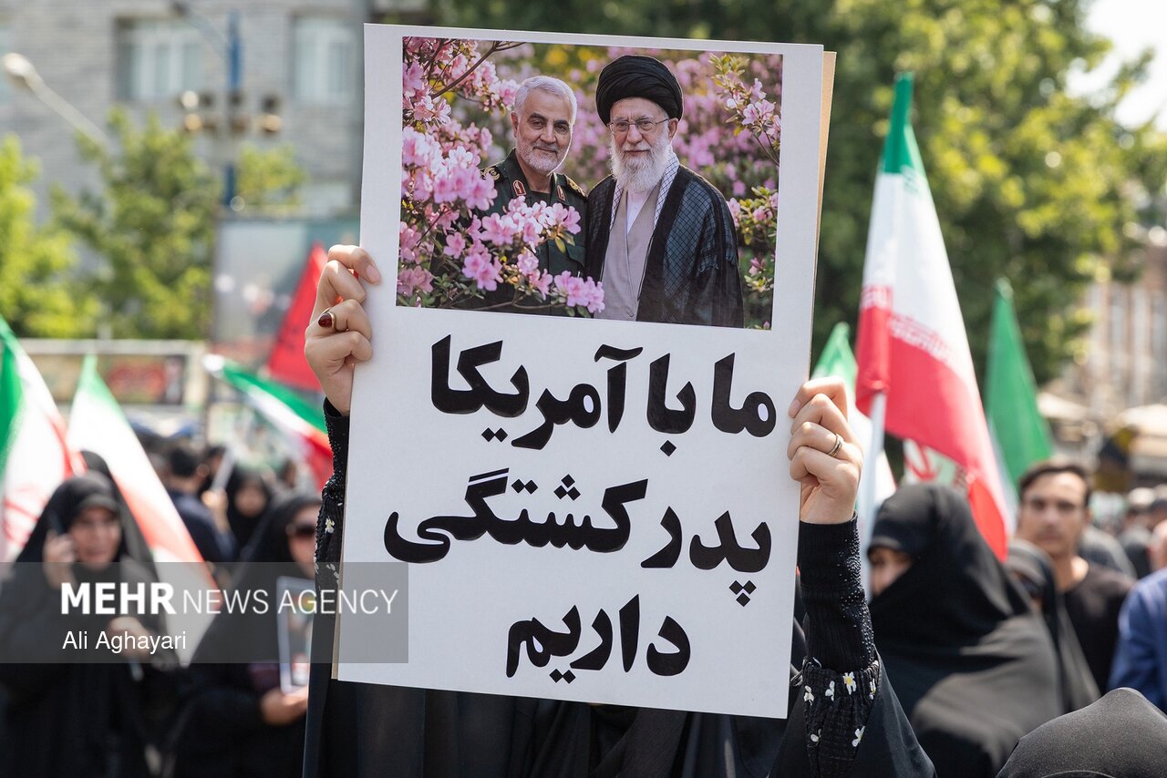 طوفان دلتنگی در مسیر بدرقه یار؛ ایران در رثای رهبر شهیدش برخاست