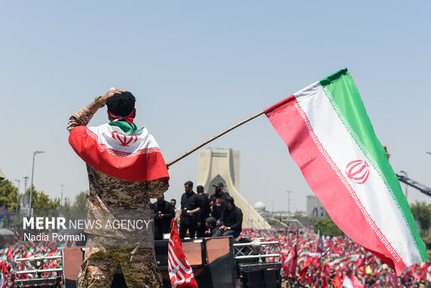 مراسم تشییع پیکر مطهر رهبر شهید انقلاب در تهران - ۱۶