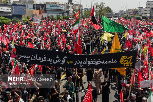 تشییع رهبر شهید انقلاب؛ از سوگ ملی تا دشمنشناسی تاریخی