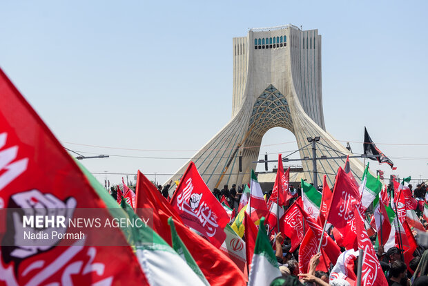 مراسم تشییع پیکر مطهر رهبر شهید انقلاب در تهران - ۱۶