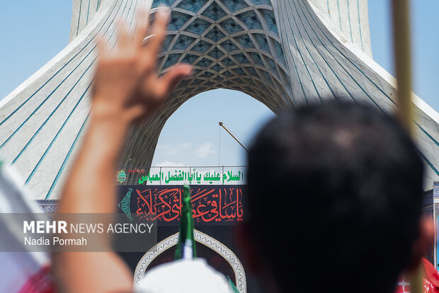 مراسم تشییع پیکر مطهر رهبر شهید انقلاب در تهران - ۱۶