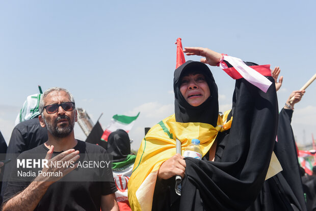 مراسم تشییع پیکر مطهر رهبر شهید انقلاب در تهران - ۱۶