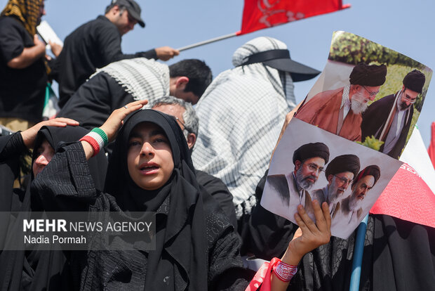 مراسم تشییع پیکر مطهر رهبر شهید انقلاب در تهران - ۱۶