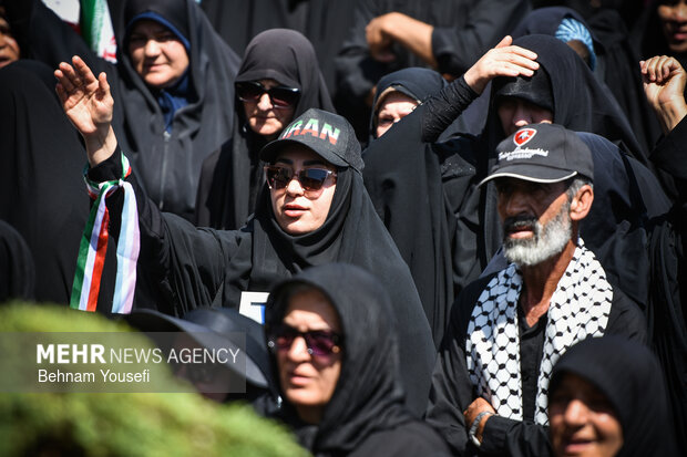 آیین «وداع با قائد شهید امت» در اراک