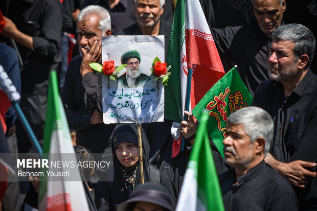 آیین «وداع با قائد شهید امت» در اراک
