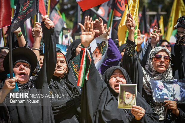 Iraq to hold 3-stage funeral for martyred Iran's Leader