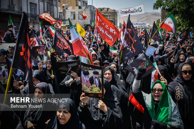 برگزاری آیین باشکوه پیاده‌روی مردمی و سوگواری قائد شهید امت در شیراز