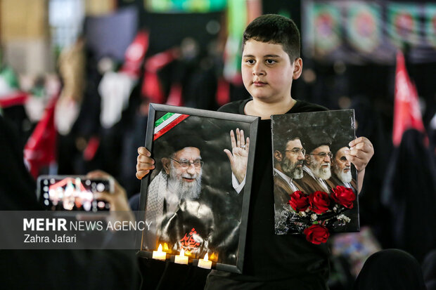 مسجد جمکران در شب تشییع پیکر «آقای شهید ایران»