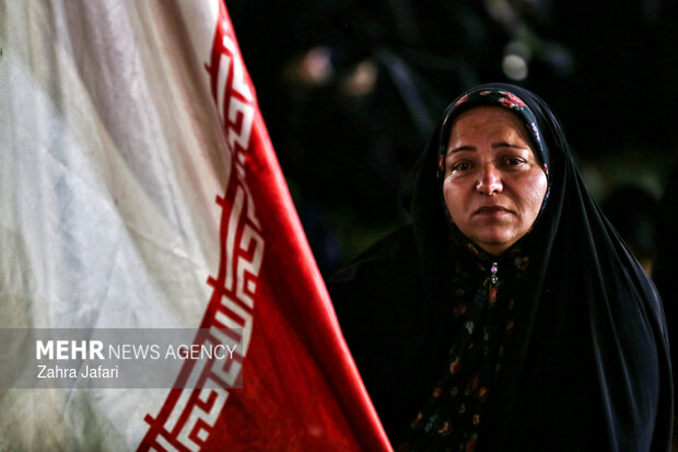 مسجد جمکران در شب تشییع پیکر «آقای شهید ایران»