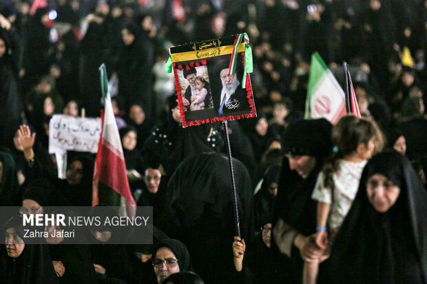 مسجد جمکران در شب تشییع پیکر «آقای شهید ایران»