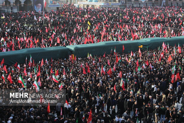 آغاز مراسم تشییع پیکر آقای شهید ایران در قم
