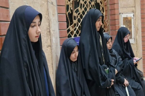 در مسیر آخرین سلام؛ اهالی هنر و رسانه بیرجند در سفر وداع با رهبر شهید