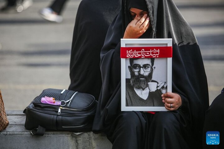 زائران در اطراف بلوار پیامبر(ص) قم ازحال و هوای مراسم تشییع گفتند