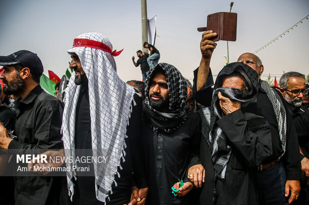 تشییع پیکر مطهر رهبر شهید انقلاب در قم
