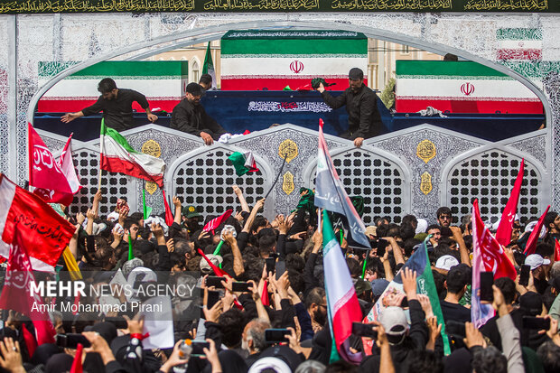 بدرقه امام خامنهای، هزینه شیعه را برای دشمن «غیرقابل تصور» میکند بدرقه امام خامنهای، هزینه شیعه را برای دشمن «غیرقابل تصور» میکند
