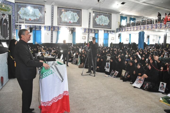 مراسم باشکوه وداع بانوان خرمآبادی با رهبر شهید برگزار شد