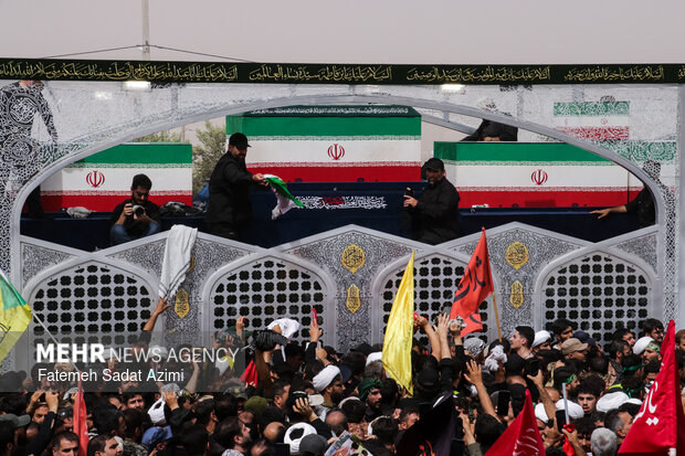 تشییع پیکر مطهر رهبر شهید انقلاب در قم