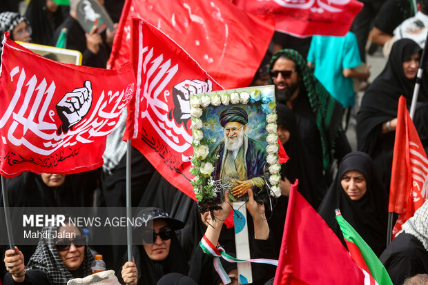 تشییع پیکر مطهر رهبر شهید انقلاب در قم