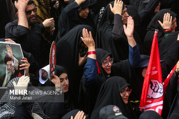 تشییع پیکر مطهر رهبر شهید انقلاب در قم