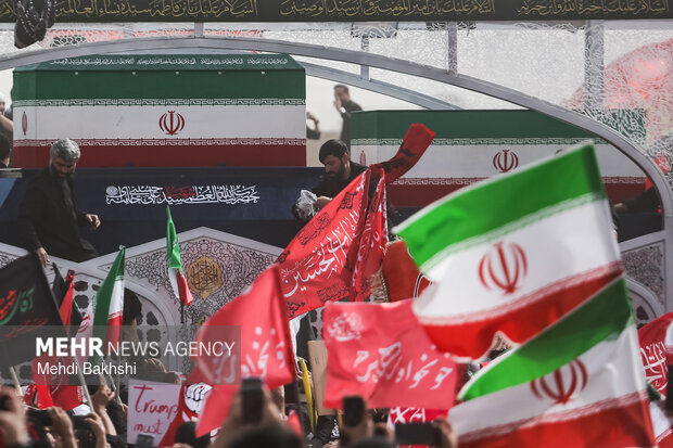 تشییع پیکر مطهر رهبر شهید انقلاب در قم