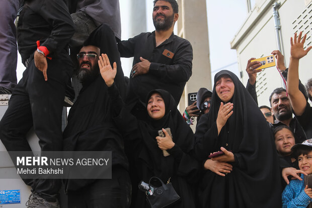 تشییع پیکر مطهر رهبر شهید انقلاب در قم