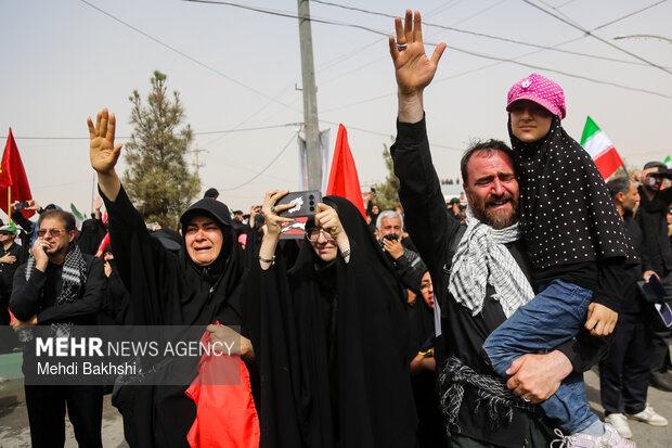 تشییع پیکر مطهر رهبر شهید انقلاب در قم