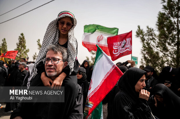 تشییع پیکر مطهر رهبر شهید انقلاب در قم