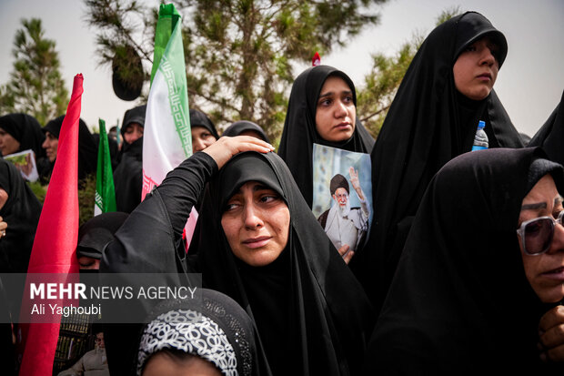 تشییع پیکر مطهر رهبر شهید انقلاب در قم