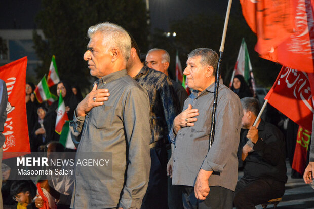 عهد سرخ خوزستان در سوگ «آقای شهید»؛ پرچم شهادت بر زمین نخواهد افتاد