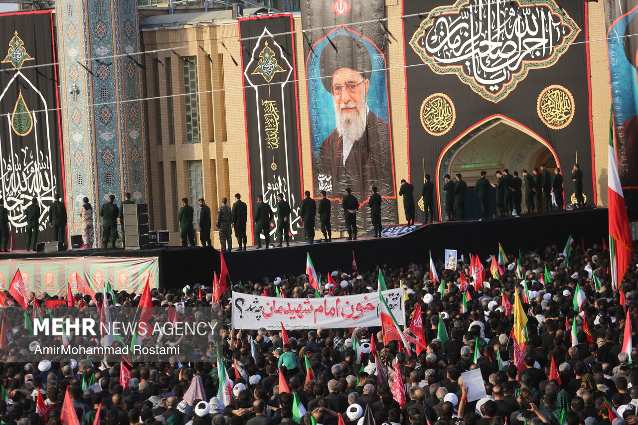 VIDEO: Grief fills Jamkaran Mosque for Ayatollah Khamenei