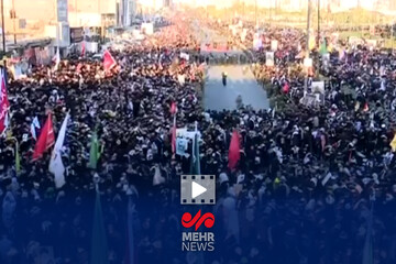 خیل جمعیت میلیونی مردم عراق در تشییع پیکر آقای شهید ایران