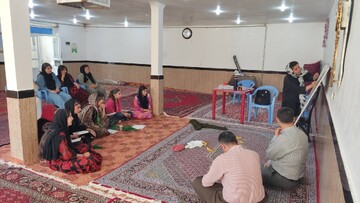 دوره آموزش خیاطی برای دختران روستای انجمنه سروآباد آغاز شد