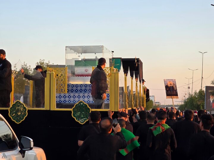 نجف اشرف میں رہبر شہید کی تشییع جنازہ کا عظیم الشان اجتماع
