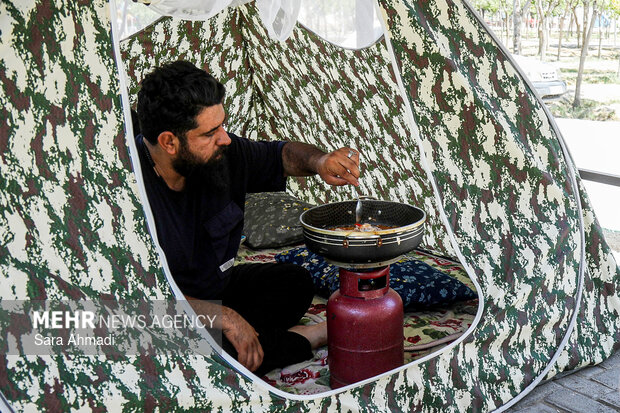 اسکان زائران تشییع رهبر شهید در مشهد